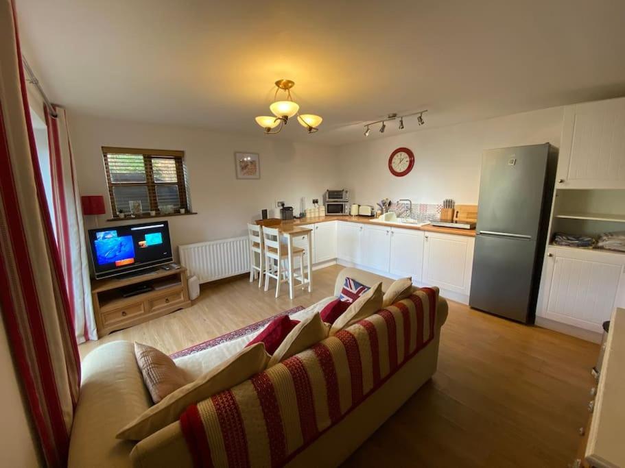 Winterborne Lodge Blandford Forum Dış mekan fotoğraf